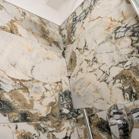 Sabriluna 招待所 3*