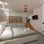 Sabriluna Guest house
